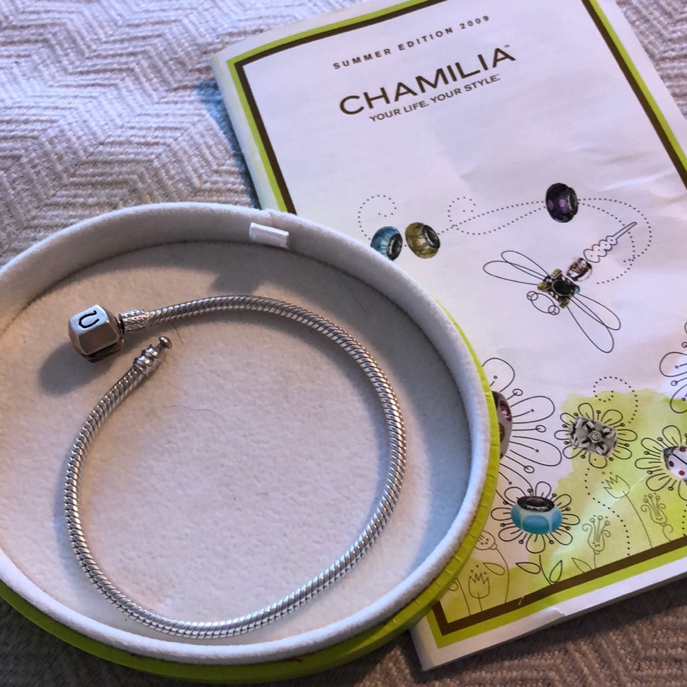 Chamilla - Reposhing this lovely Chamilia Silver Bracelet with Charm.